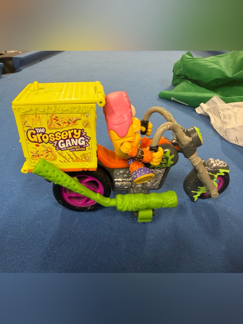 The Grossery Gang Putrid Power Delivery Strike Motorcycle with dodgey donut